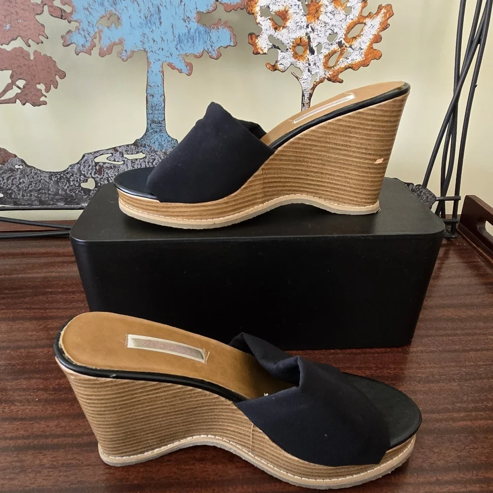 Xhilaration Women’s Wedge Sandals – Black Stretch Upper – 4